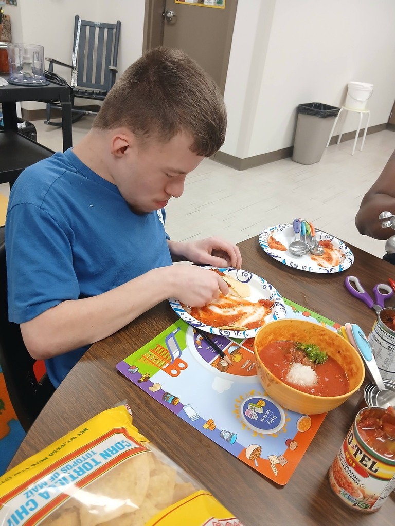 Coach Shaffer's class making salsa!