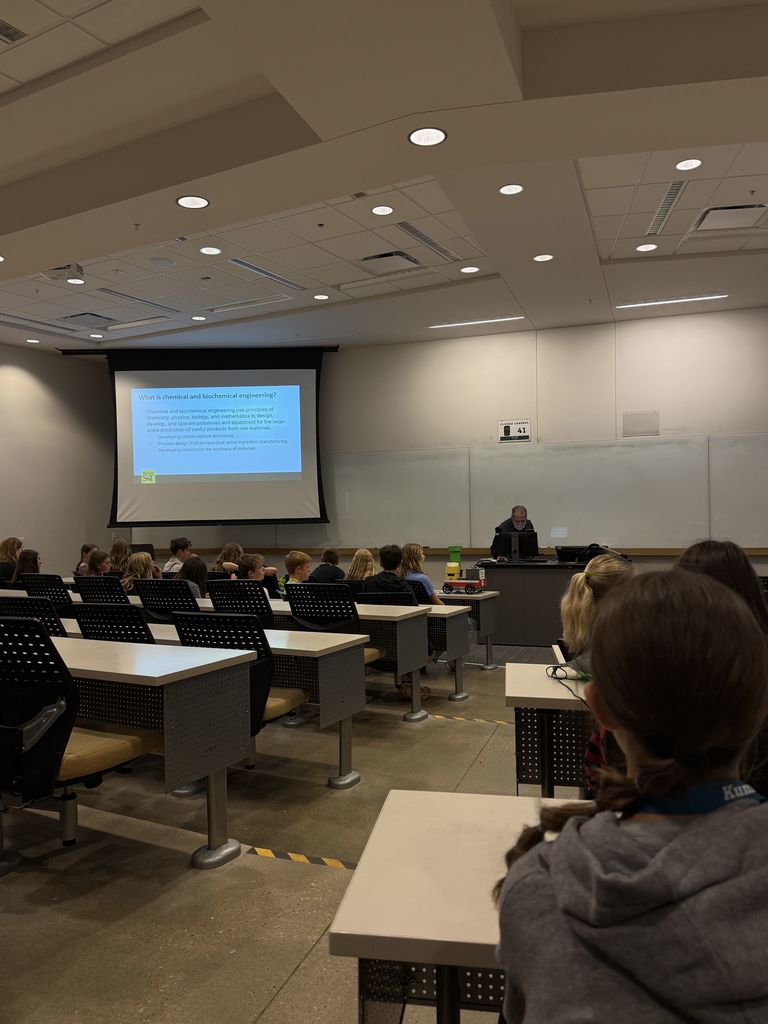 We attended a presentation about BioChemical and BioMedical Engineering. 