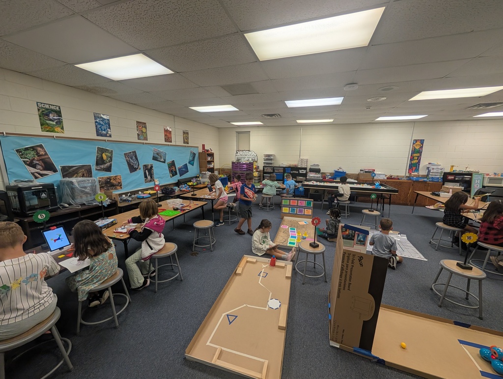 students in STEM class