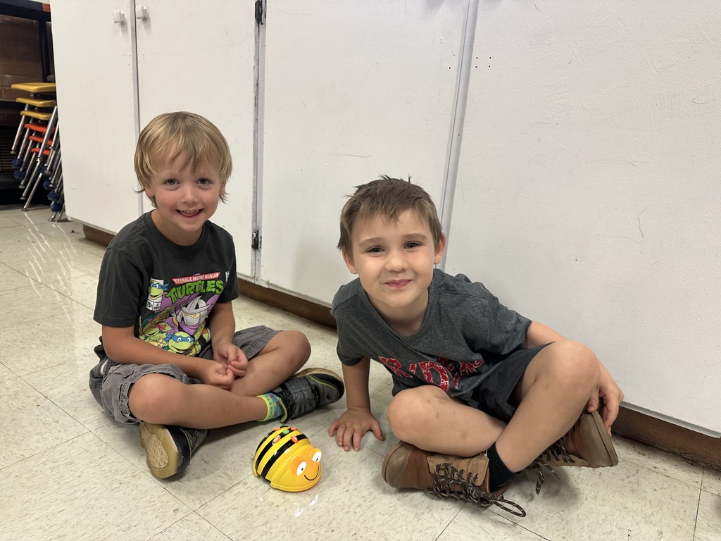 students doing STEAM