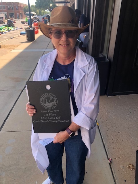 Dr. Lana Mowdy won 1st place with her Bulldog STEAMing Chili!