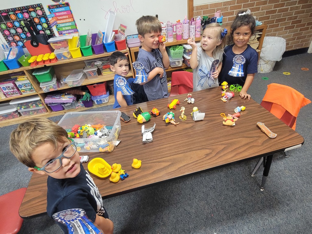 Students celebrating g homecoming. 