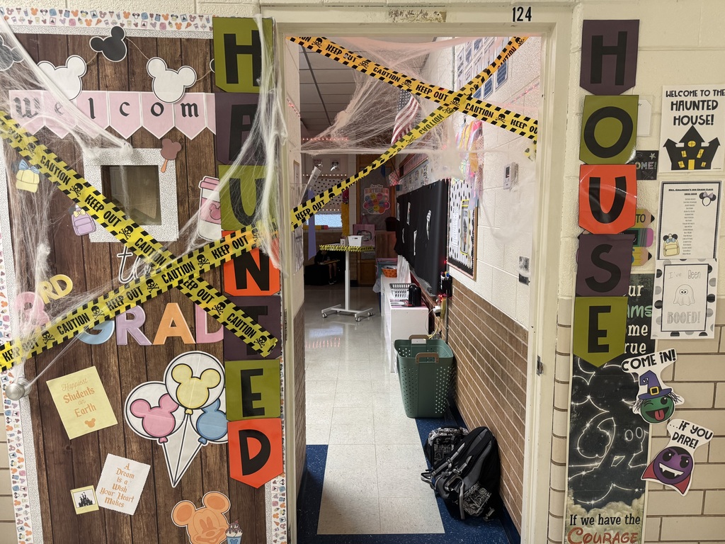 students enjoying haunted house activity