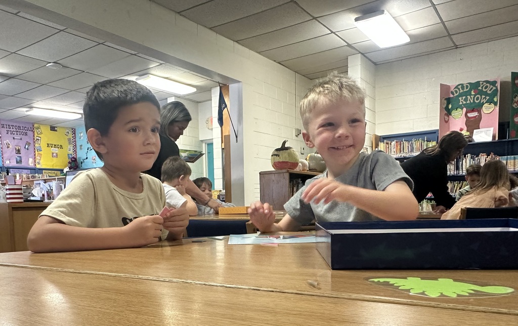 PreK students doing STEAM.