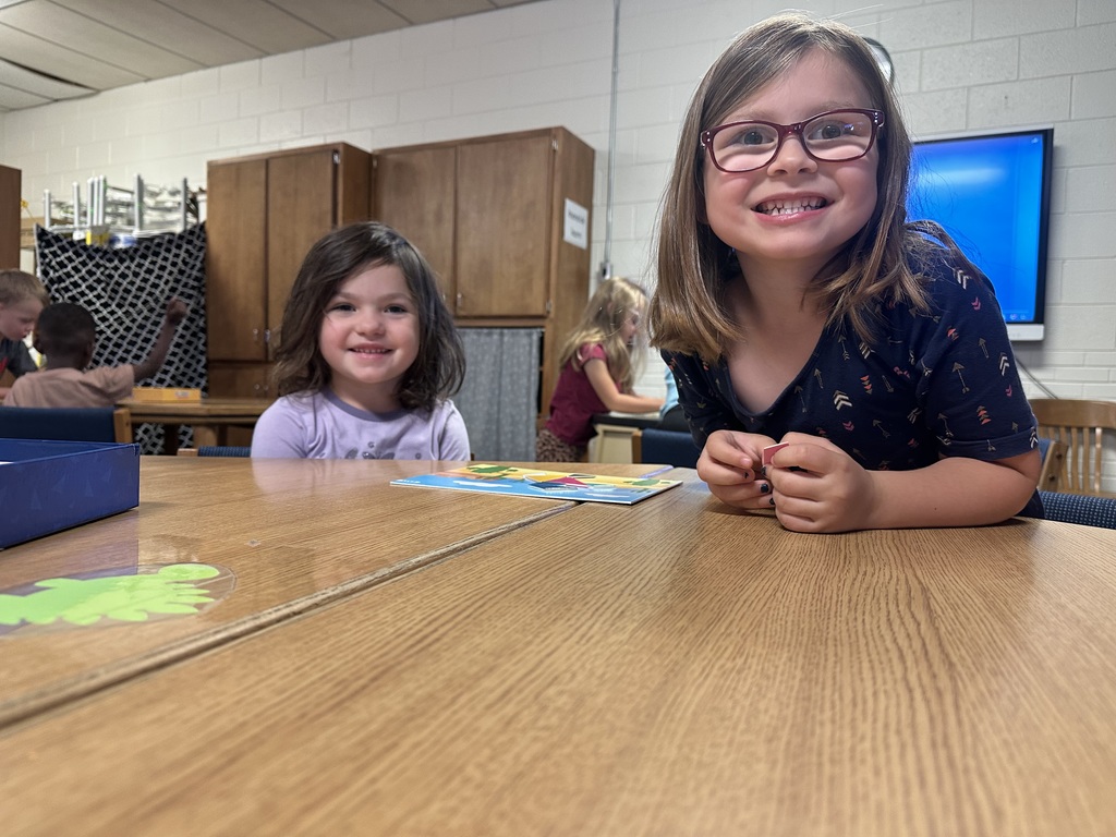 PreK students doing STEAM.