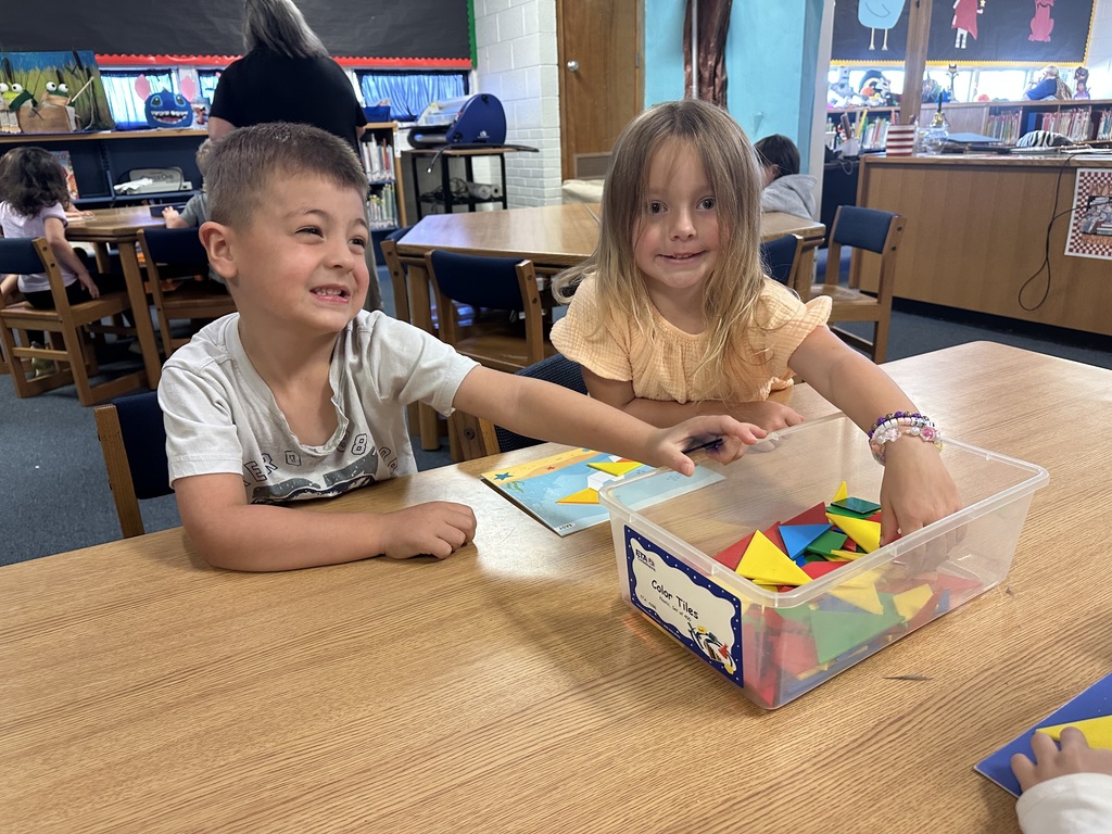 PreK students doing STEAM.