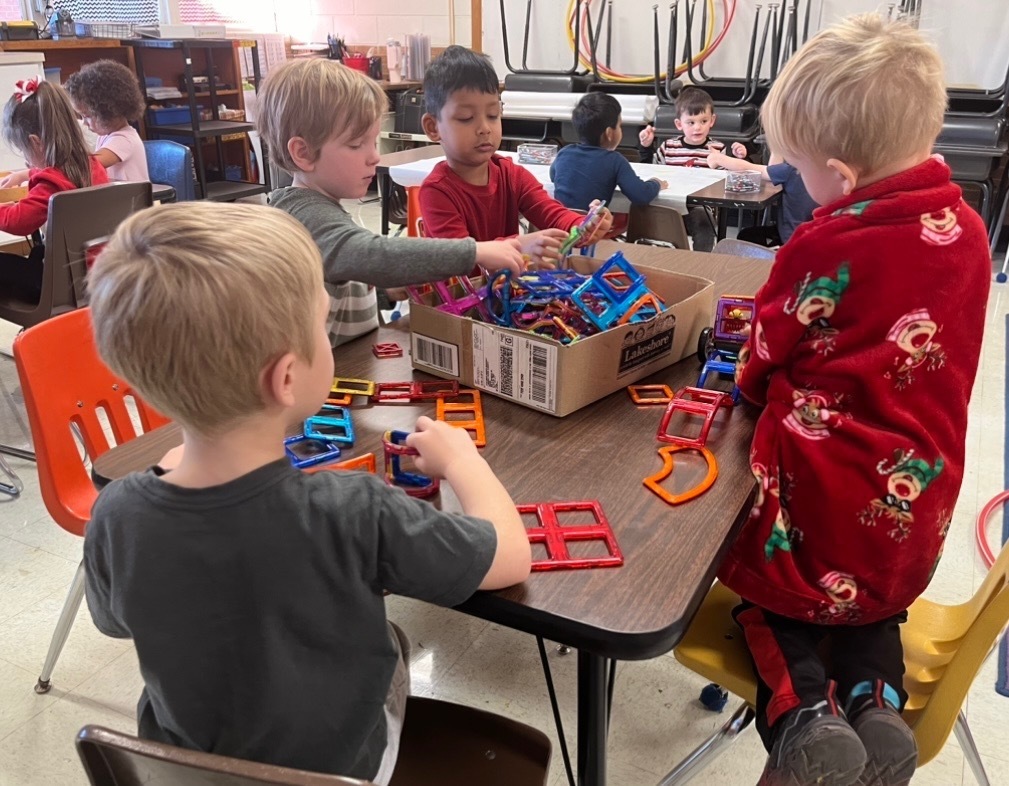 students doing STEAM.