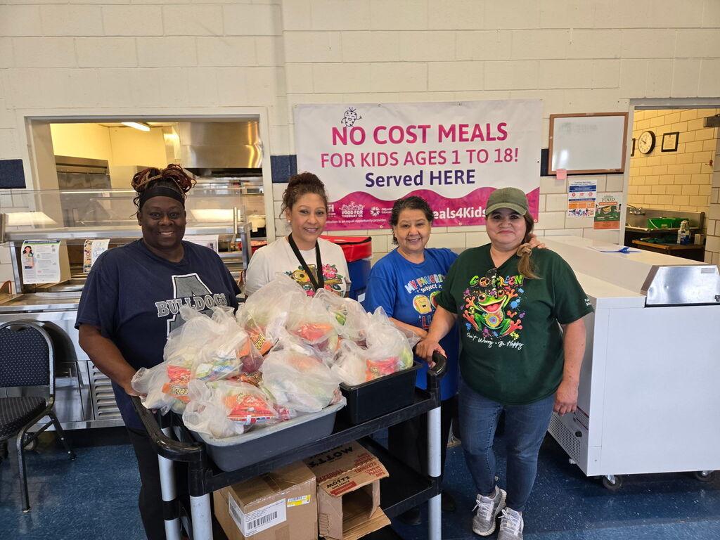 APS Summer Feeding Staff