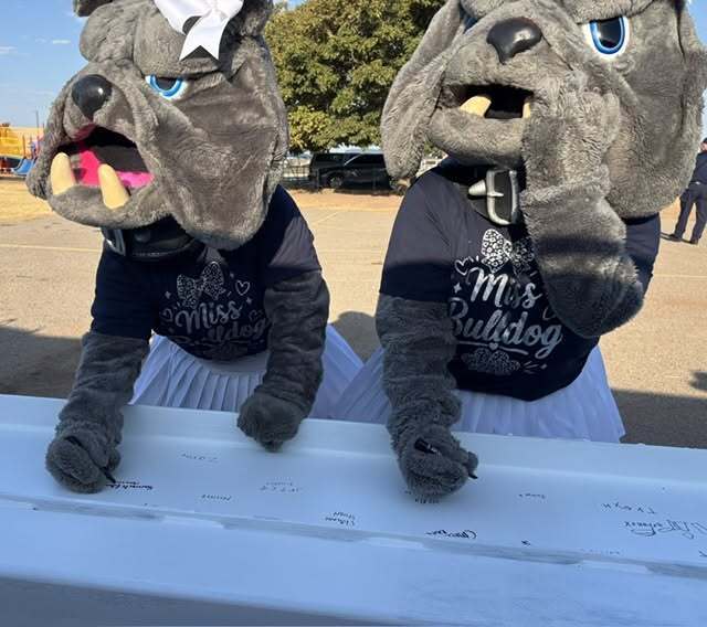 Of course the Bullodgs get to sign!