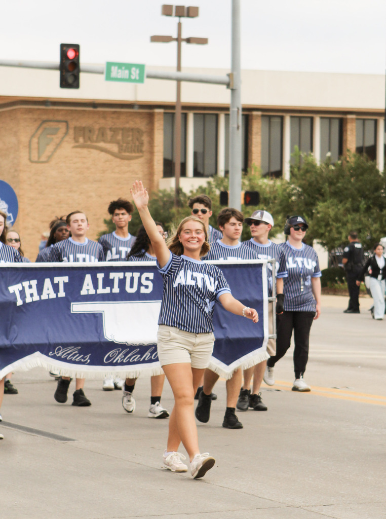 Alexis Hubbard leading the band in homecoming parade 