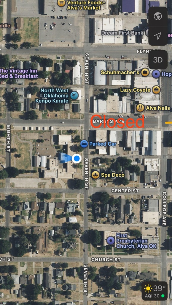 Barnes closed between  7th and college st.