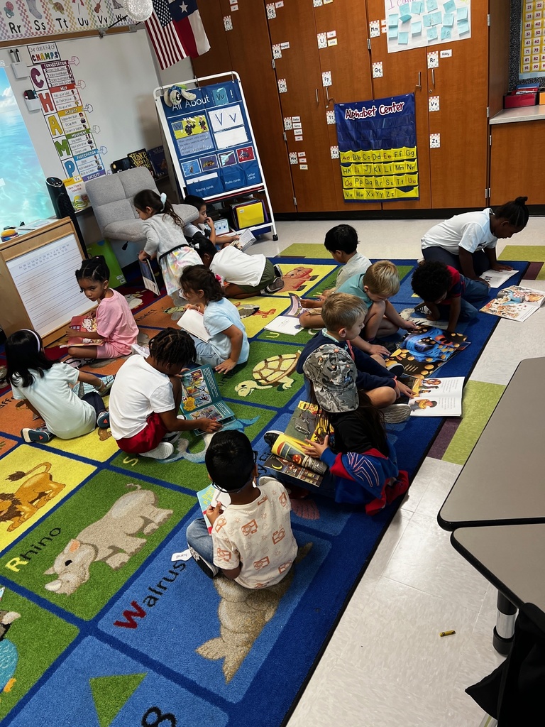 students reading for HEB's Read-In