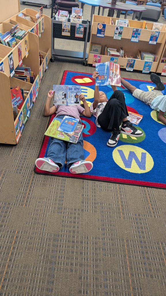 students reading for HEB's Read-In