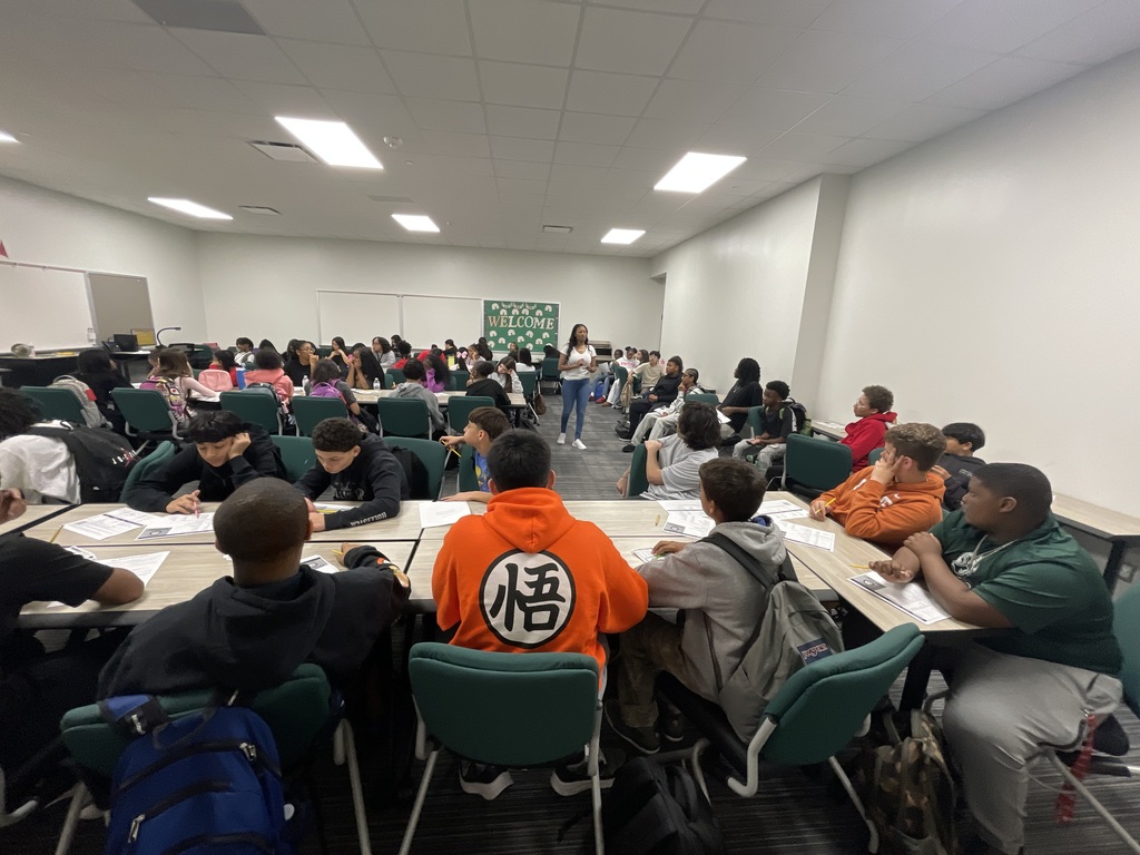 8th Grade meeting with high school counselors