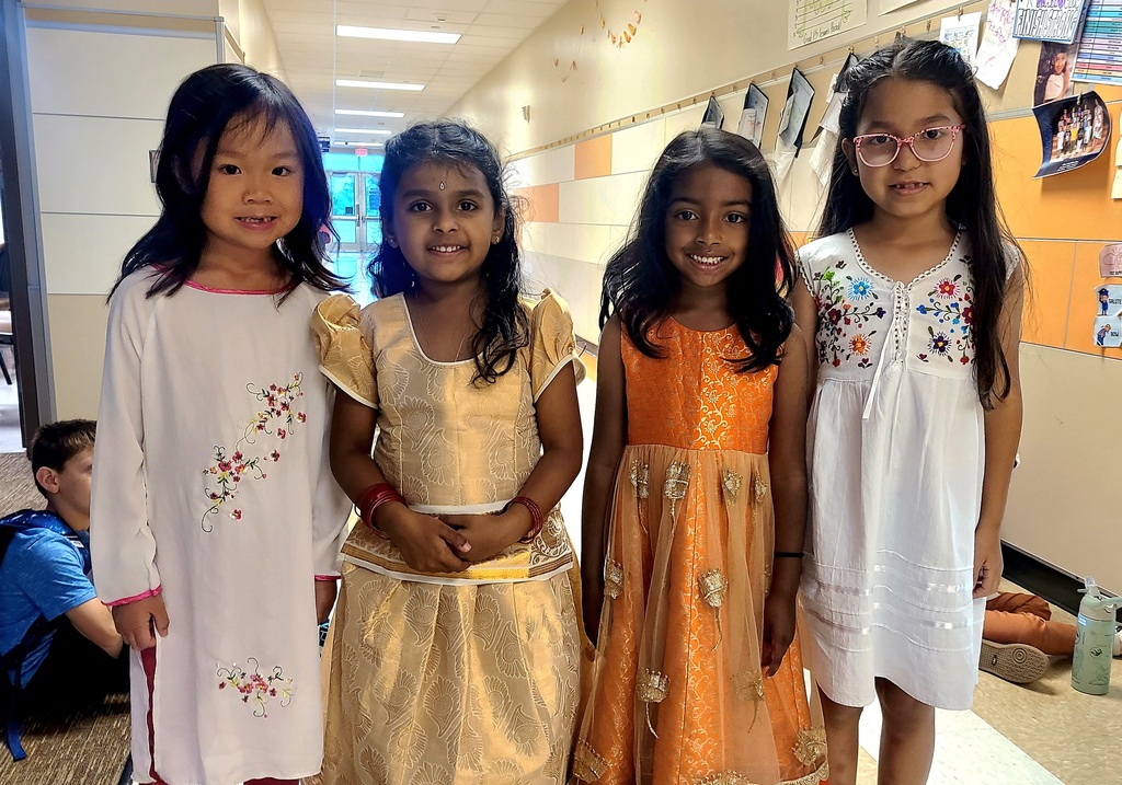 International Dress Pics