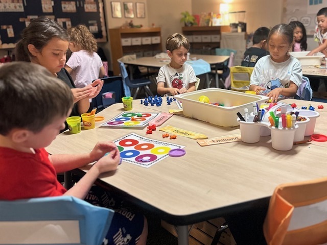 kids sorting colors