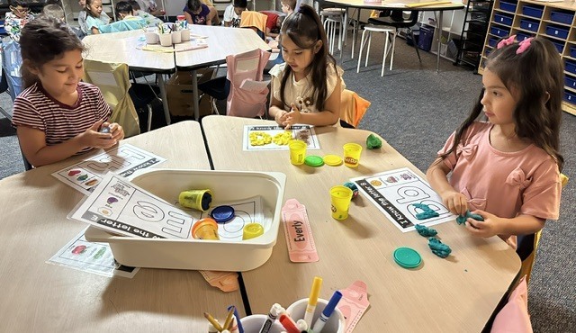 kids with Playdoh