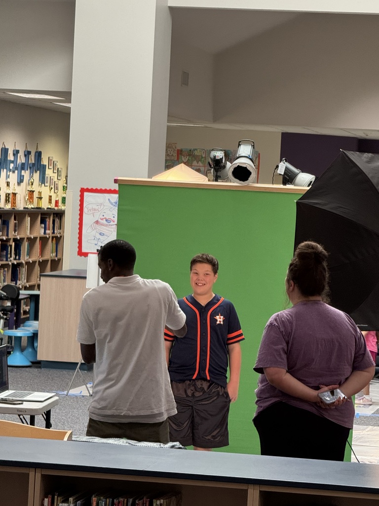 kid smiling for picture day