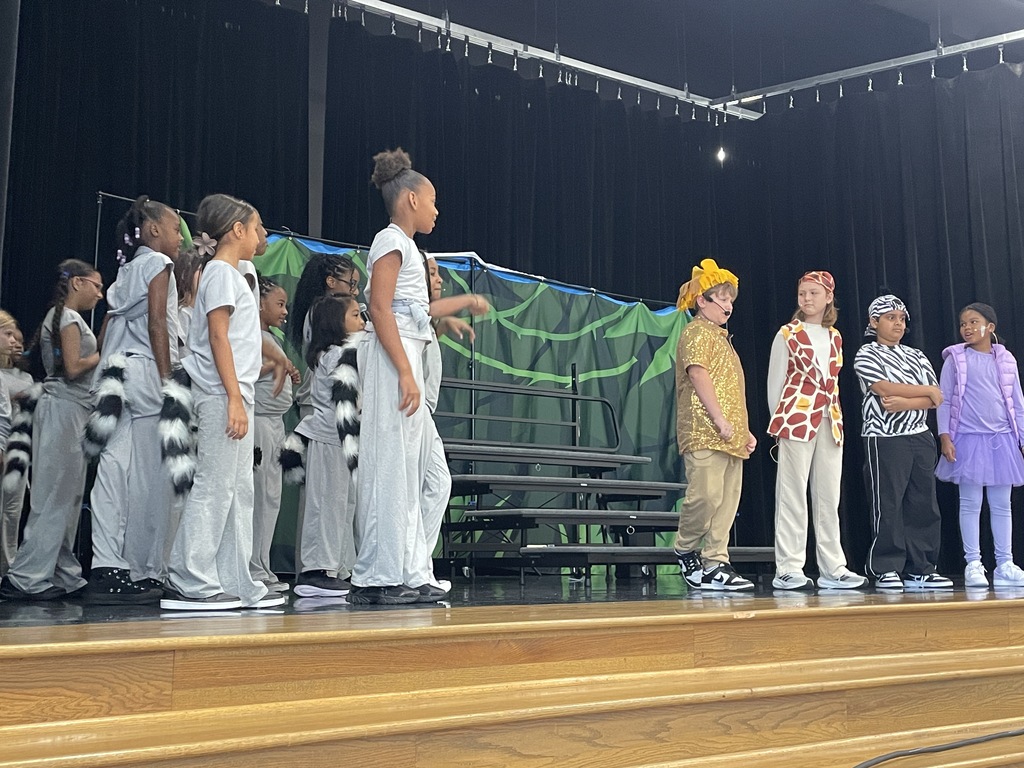 the lemurs confronting alex and his friends when they arrive in madagascar