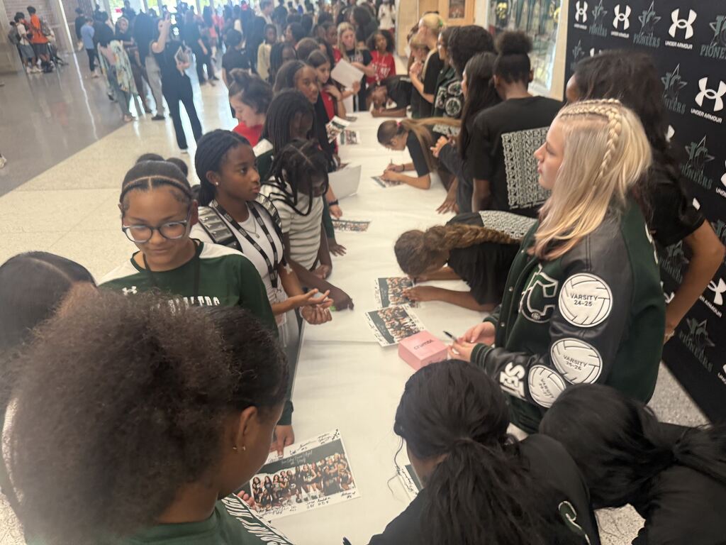 On Tuesday, our junior high players celebrated Junior High Night with Varsity!