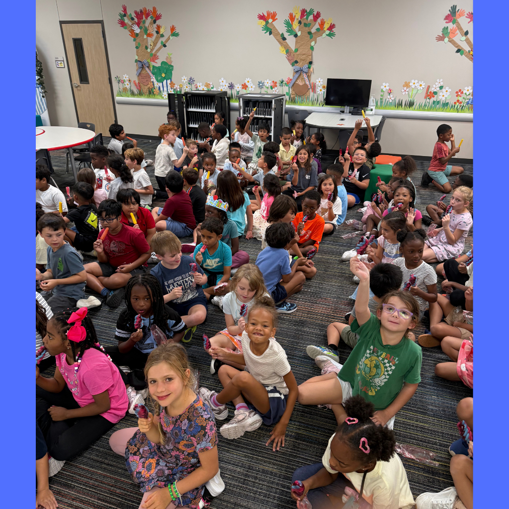 Students enjoying their paletas.