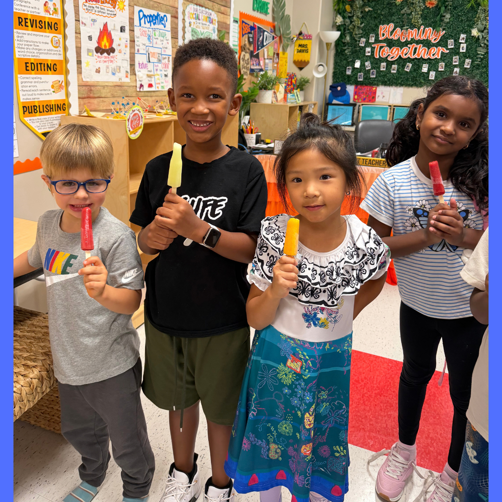 Students enjoying their paletas.