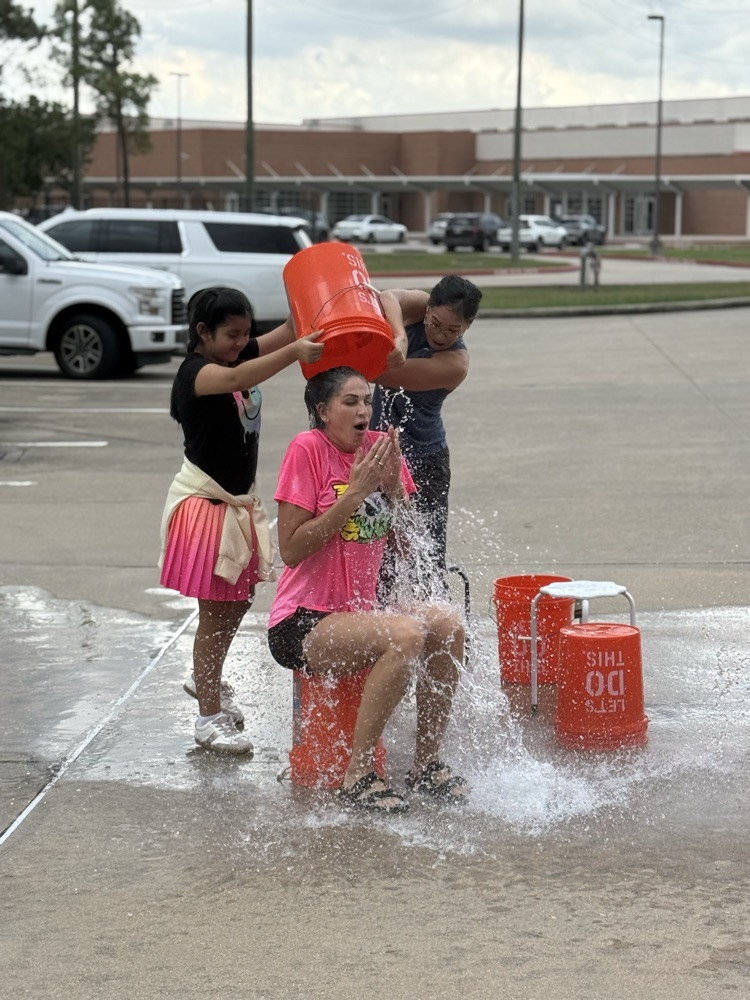 ice bucket challenge 