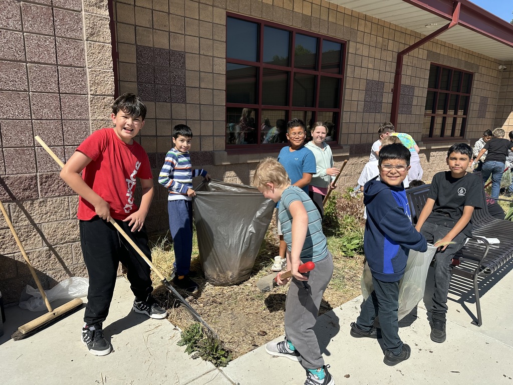 Ms. Vias' and Ms. Breding's Classes Service Project