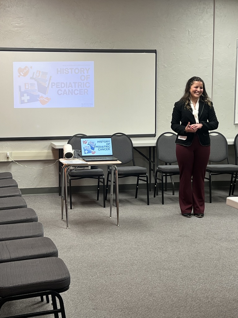 Khloie H. getting ready to present