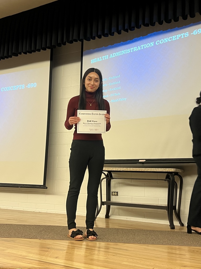 Jayleen A. getting her award