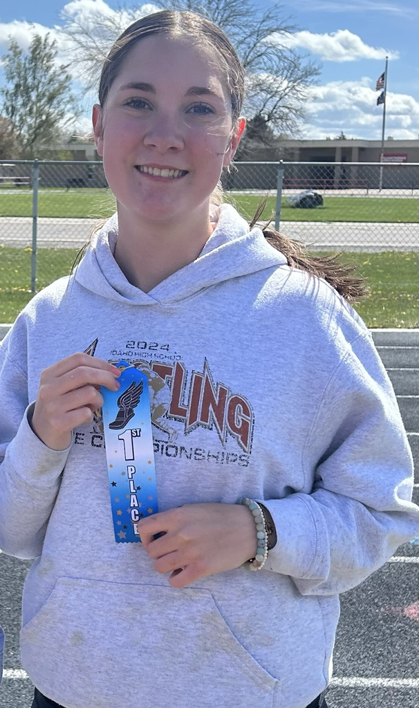 girls high jump pic 1