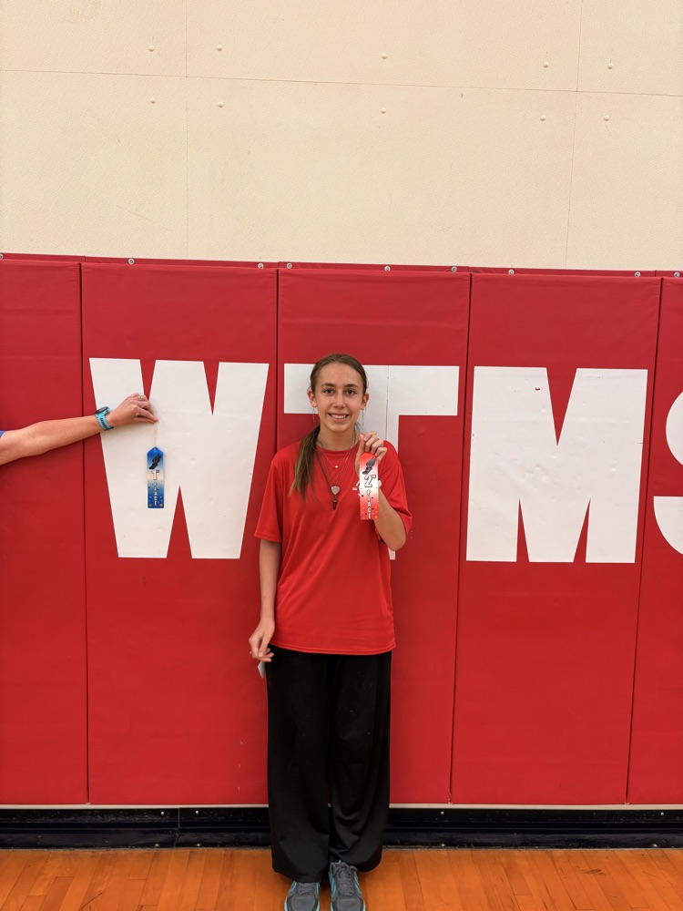 girls high jump pic 2