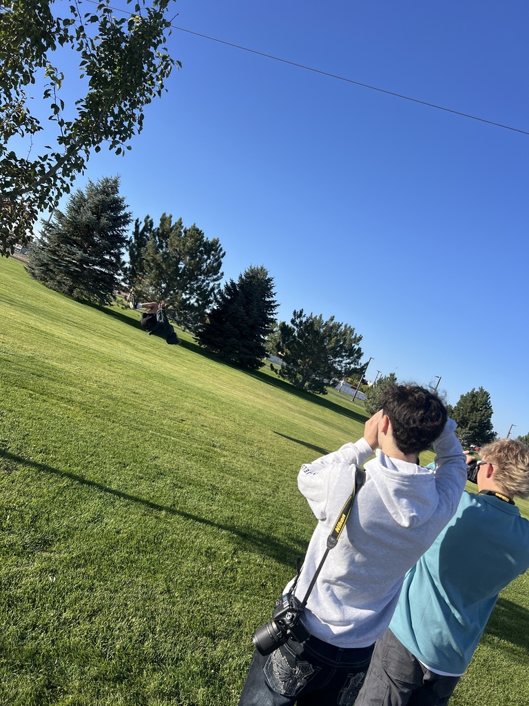 Fall Photography class getting to business taking some pictures outside. Connecting the dots from Photgraphy How Tos to the camera. Peep Max B. freeze frame back flip! Wow!! 