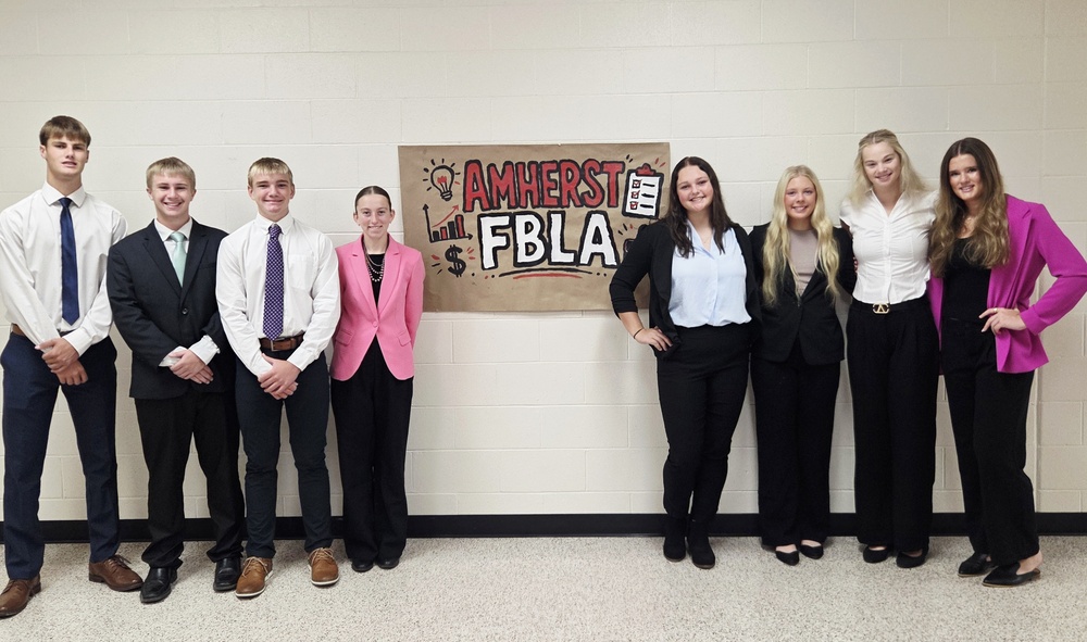 FBLA Officers posing before attending Fall Leadership Conference