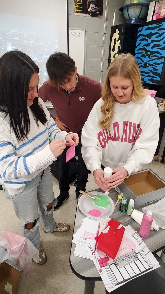 Spanish II students designed and built model mansions in class. They created plans, constructed their houses in groups, and labeled everything inside and out in español. Welcome to our neighborhood!