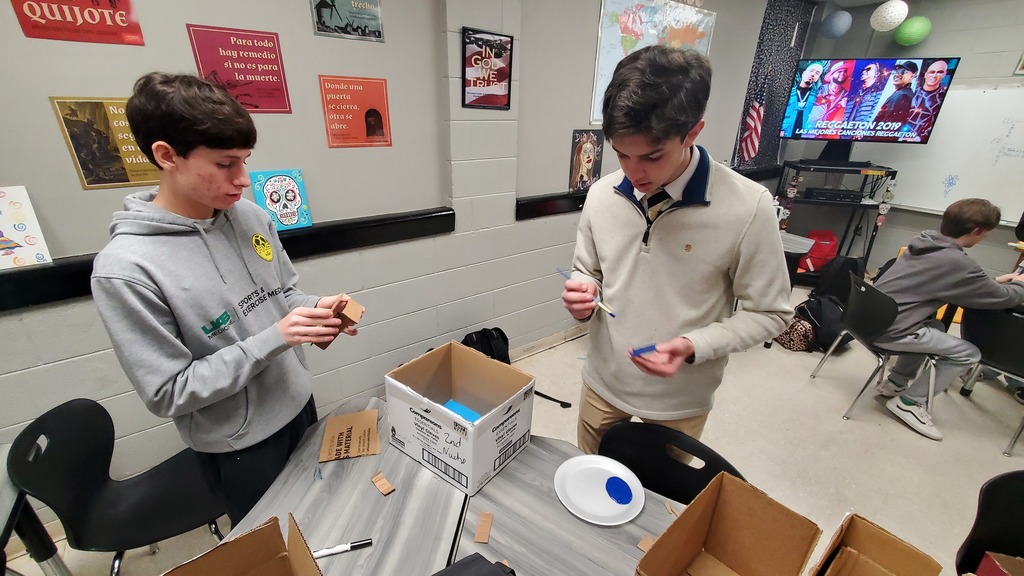 Spanish II students designed and built model mansions in class. They created plans, constructed their houses in groups, and labeled everything inside and out in español. Welcome to our neighborhood!