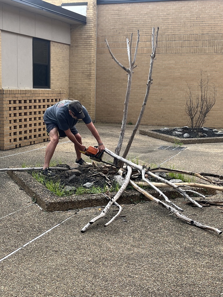 Thank you, Keith Shields (Keith's Stump Grinding), for volunteering your time at AHS. We appreciate your willingness to invest in our school and community!