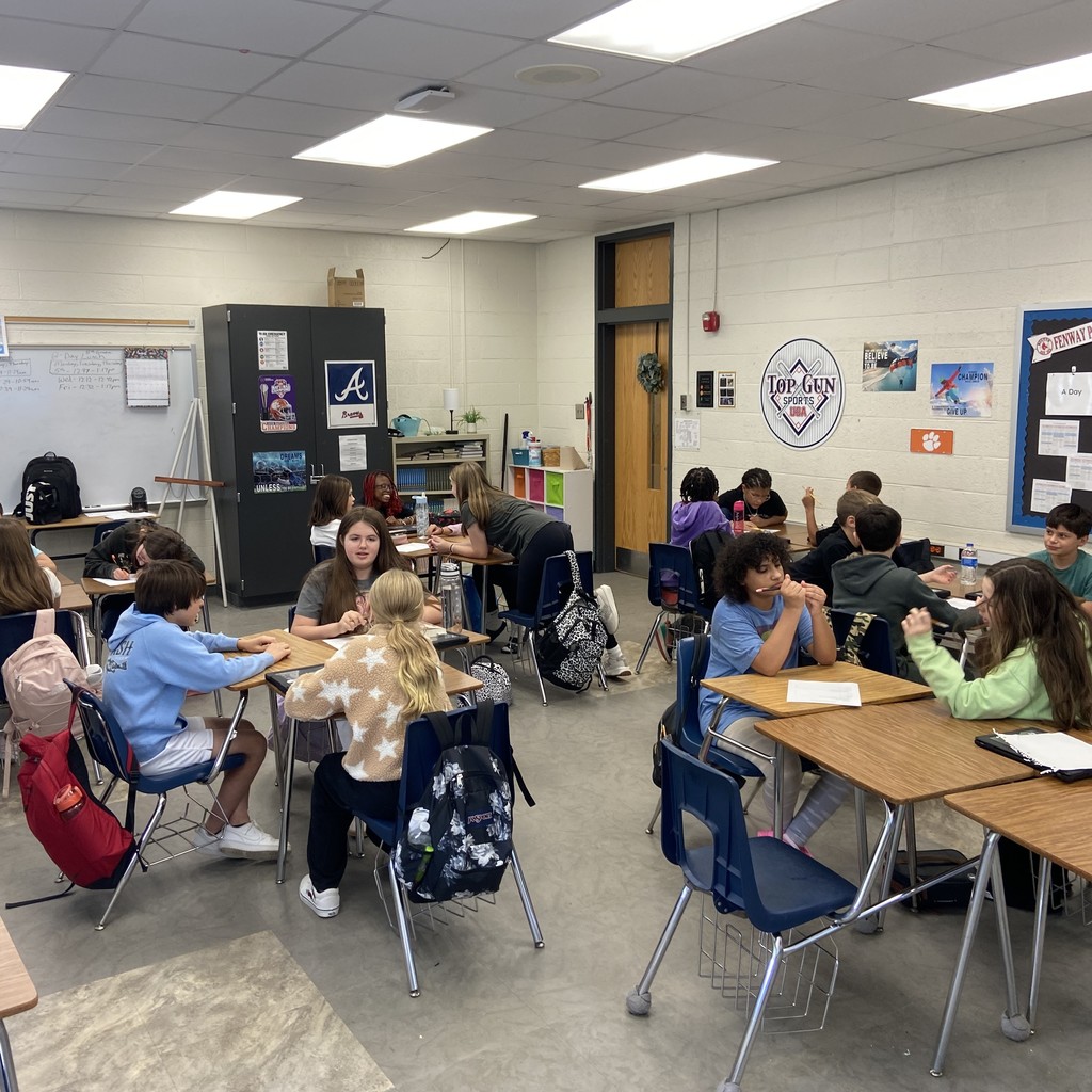6th grade Strategies students with Coach Parnell practiced email etiquette this week!