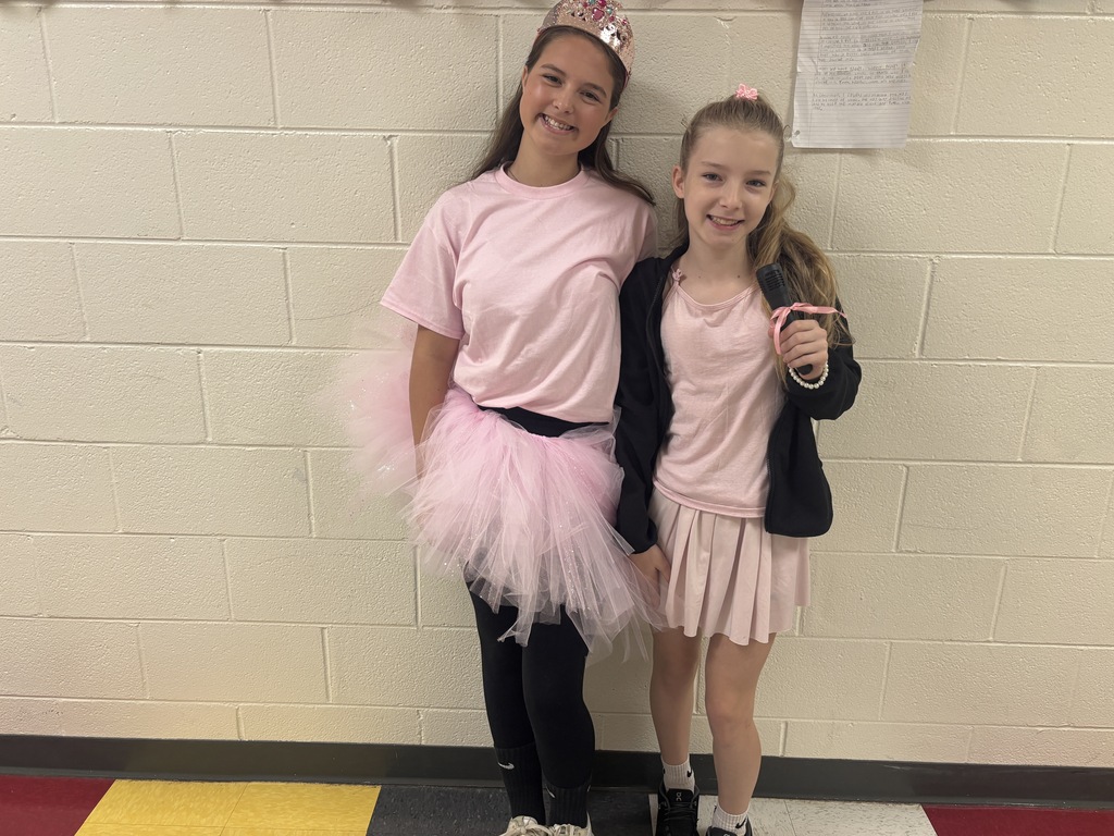 👯‍♀️👯‍♂️ Our 7th graders are twinning again! 😂 We love seeing our students having fun and showing off their matching styles around BMS! 🖤💛 #BMSWarriorPRIDE