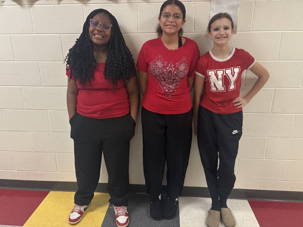 👯‍♀️👯‍♂️ Our 7th graders are twinning again! 😂 We love seeing our students having fun and showing off their matching styles around BMS! 🖤💛 #BMSWarriorPRIDE