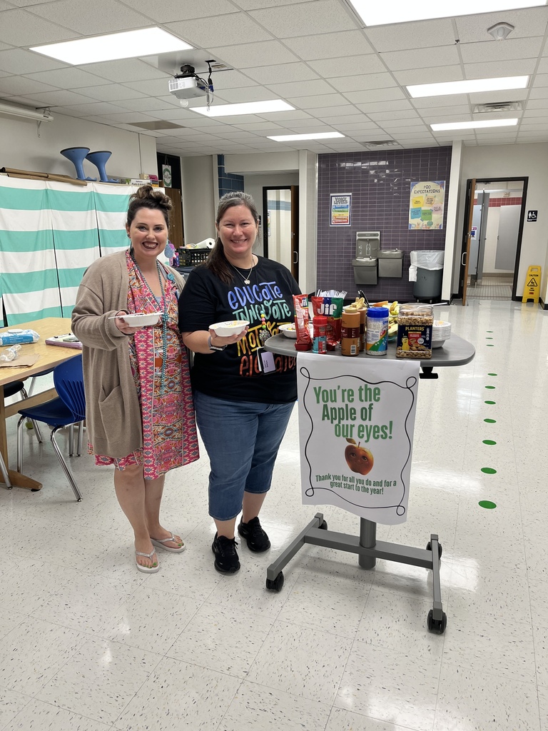 Our incredible staff is the "Apple of our Eyes!" Our Instructional Leadership Team (ILT) brought around a sweet treat to show appreciation for all the hard work everyone puts in to make our school amazing. A little thank you goes a long way! 🍎❤️