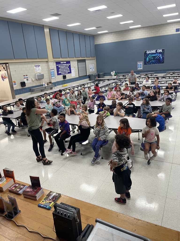 What an incredible day for our 2nd graders! Thanks to the amazing generosity of various community businesses, each student was able to choose a new book to take home. The excitement in the room was palpable as they explored their new literary adventures! A huge shout-out to Megan Speir for leading this wonderful initiative. Our Wildcats are diving into reading! 📚