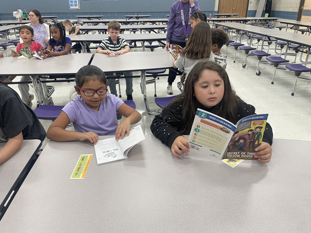 What an incredible day for our 2nd graders! Thanks to the amazing generosity of various community businesses, each student was able to choose a new book to take home. The excitement in the room was palpable as they explored their new literary adventures! A huge shout-out to Megan Speir for leading this wonderful initiative. Our Wildcats are diving into reading! 📚