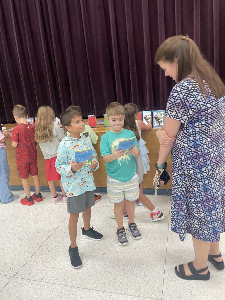 What an incredible day for our 2nd graders! Thanks to the amazing generosity of various community businesses, each student was able to choose a new book to take home. The excitement in the room was palpable as they explored their new literary adventures! A huge shout-out to Megan Speir for leading this wonderful initiative. Our Wildcats are diving into reading! 📚