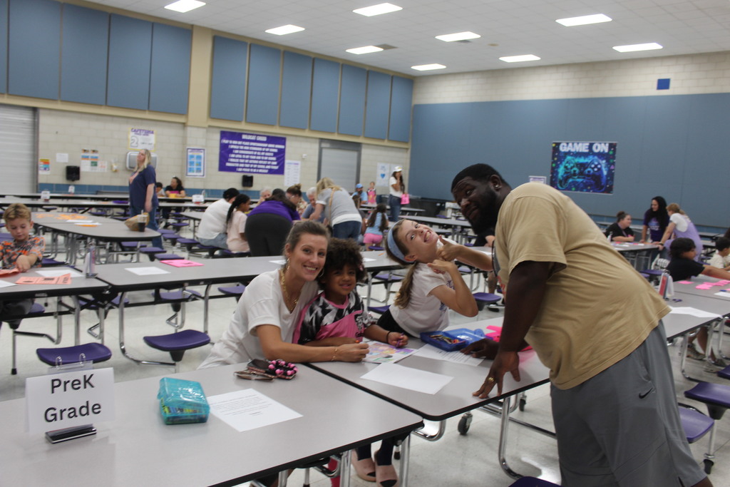 What a night! A huge thank you to all the families who came out and made our Literacy Night and Book Fair such a success. We loved seeing everyone engaging in the literacy games and gathering valuable information about reading. Your involvement is what makes our school so special!