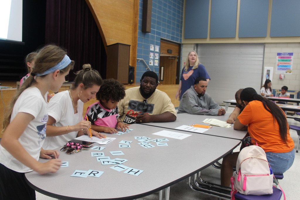 What a night! A huge thank you to all the families who came out and made our Literacy Night and Book Fair such a success. We loved seeing everyone engaging in the literacy games and gathering valuable information about reading. Your involvement is what makes our school so special!