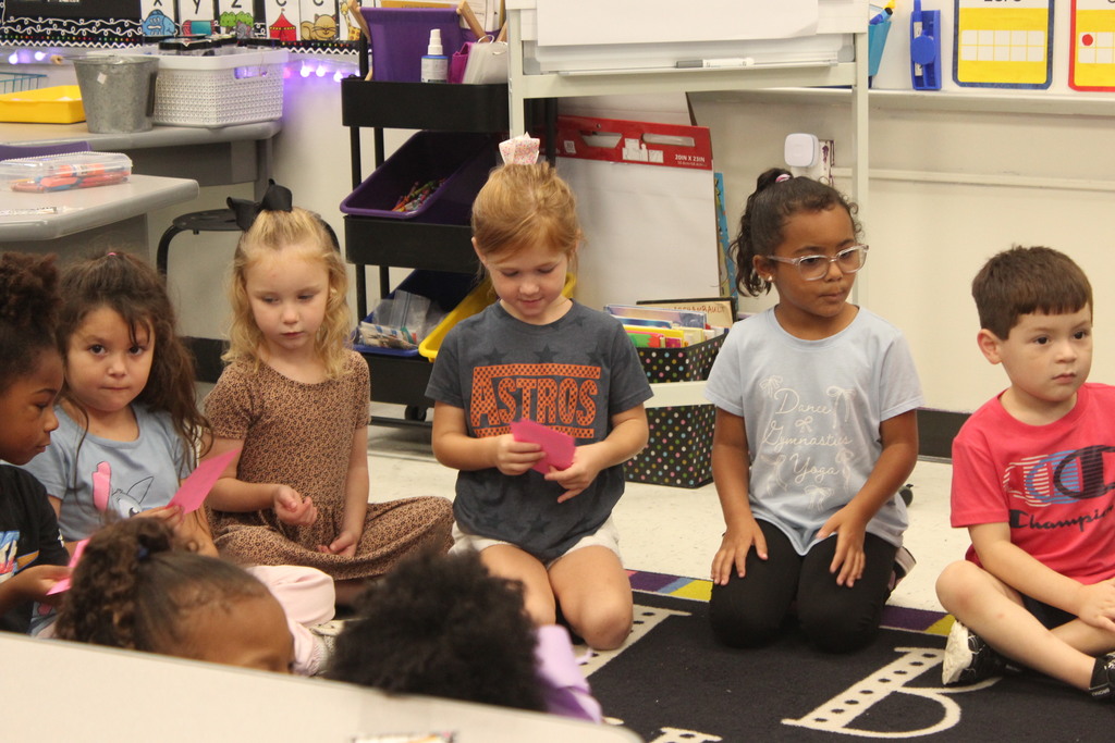 Our kindergarten students are busy building a strong foundation in math! Today, they were using manipulatives on a five-frame to practice making groups of five. This hands-on activity is a great way to help them visualize numbers and build their counting skills!