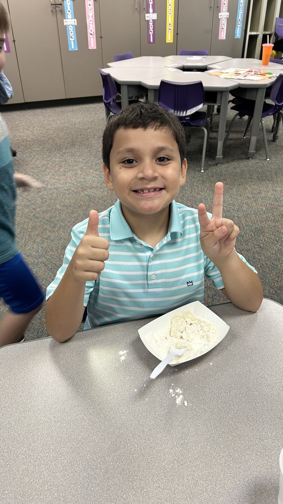 Our young scientists in Ms. Heard's class had a blast with a hands-on chemistry lesson! They mixed up their own batches of playdough, learning about how different ingredients can come together to create something new. It was a perfect blend of fun, creativity, and scientific discovery.