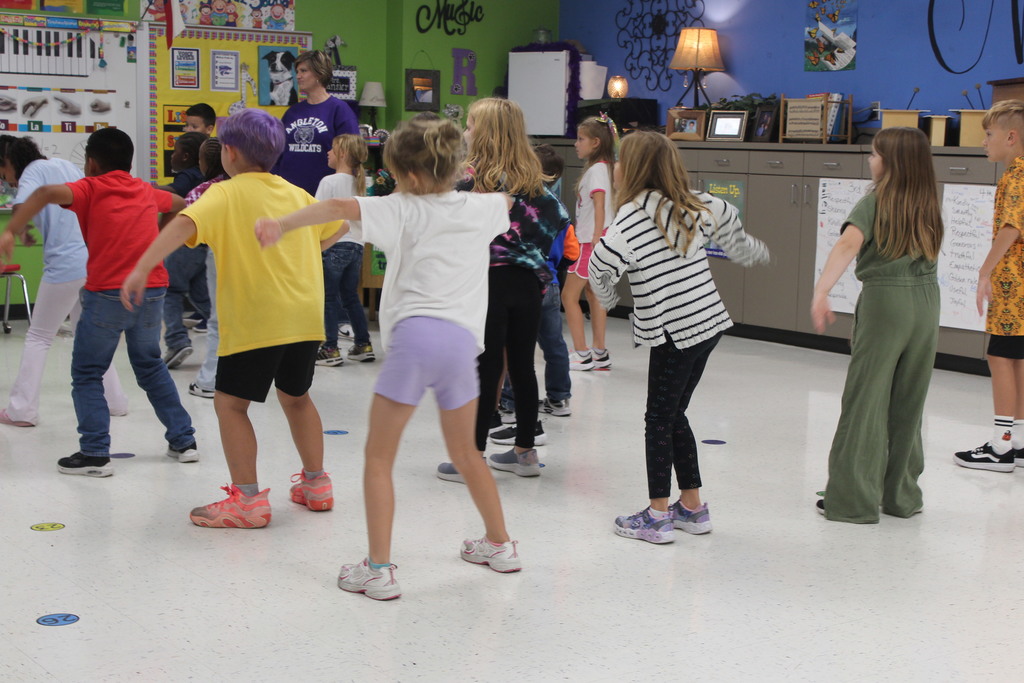 Our 2nd graders are hitting all the right notes in music class! 🎶 Today was all about creative movement and rhythm as they explored different beats and sounds. It's wonderful watching them find their own ways to express themselves through music—so much learning and joy happening daily! #MusicEducation #SecondGrade #SchoolName #CreativeKids #RhythmAndMovement
