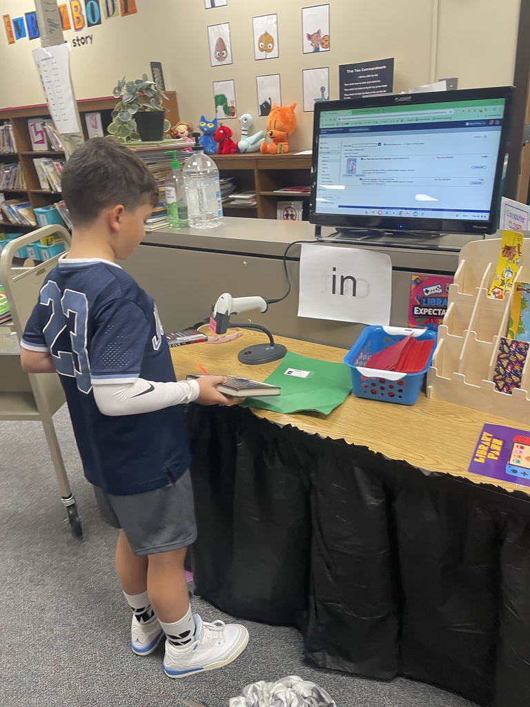 We're so excited to see our morning library time taking off! It's a wonderful opportunity for our students to check out new books, take AR tests, and even earn prizes for getting caught reading! From our youngest readers cozying up on the carpet to our PALS helpers mastering the check-out desk, great things are happening before the bell rings. A special shout-out to our First Grade Reading Club for leading the charge! #SchoolLibrary #ReadingIsFun #EarlyBirdsReadingClub #CommunityInvolved